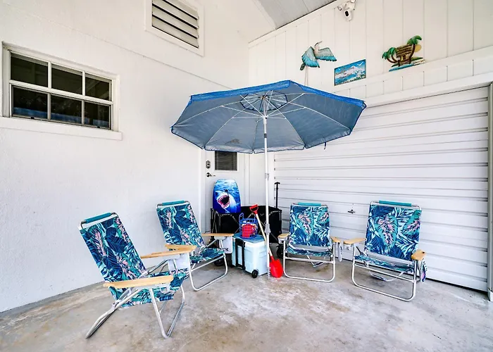 1 Block To Shore: Fort Myers Beach Retreat