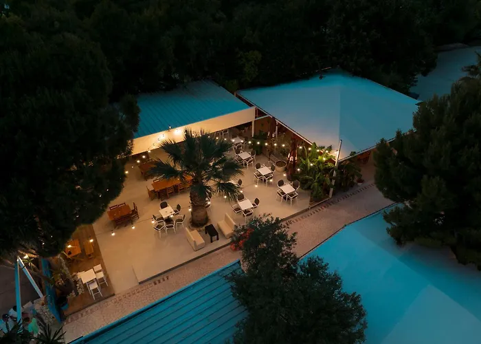 Hotel Blue Days