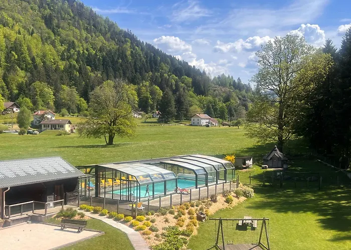 Gite Roche Des Ducs avec Piscine toute l'année, Spa, Sauna, Hammam