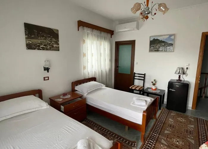 Guest House Xhuljon