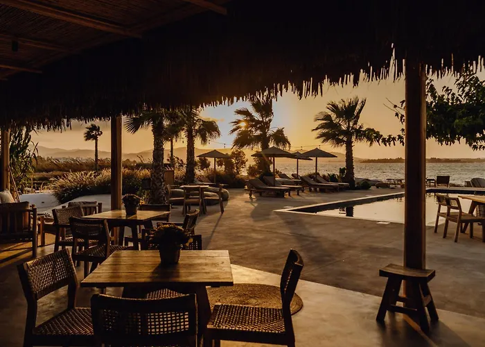 Seesoo Paros Beachfront Luxury Hideaway (Adults Only)