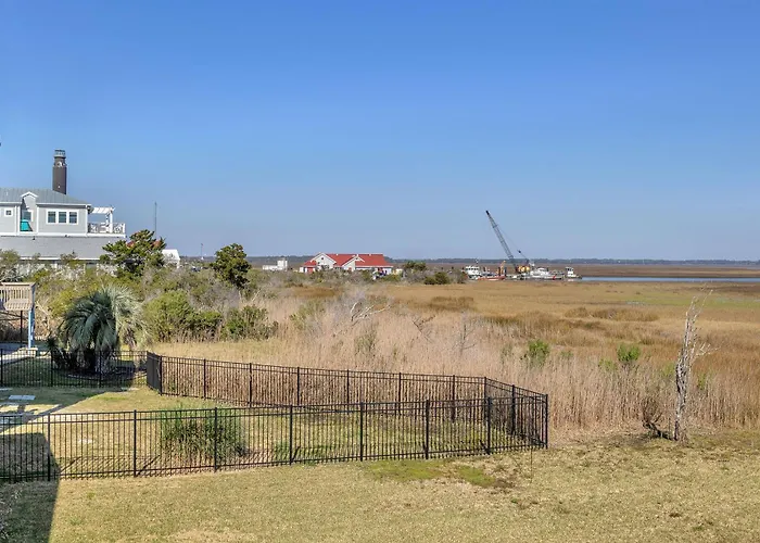 Griffin By Oak Island Accommodations