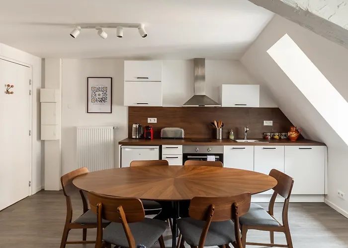 Travel Homes - Republic, Charm In The Heart Of Colmar