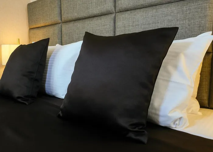 Brand Business Hotel