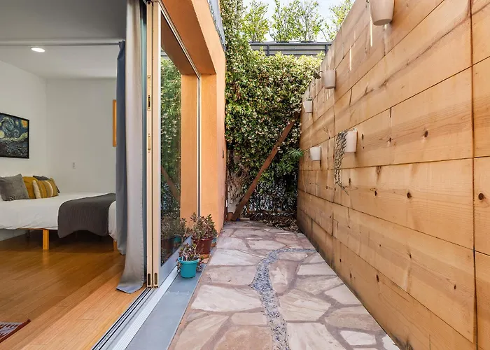 Artsy Venice Beach Canals Studio W/Rooftop & Sauna