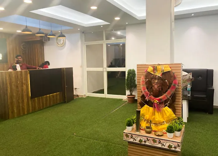 Grg Hotel Grand Resort Puri Sea View Room হোটেল গ্র্যান্ড রিসোর্ট পুরী ହୋଟେଲ ଗ୍ରାଣ୍ଡ ରିସର୍ଟ ପୁରୀ - Swimming-Pool-And-Garden, Near-Sea-Beach-And-Temple Fully-Air-Conditioned-Hotel With-Lift-And-Card Payment Accepted-Parking-Facility, Breakfast Include