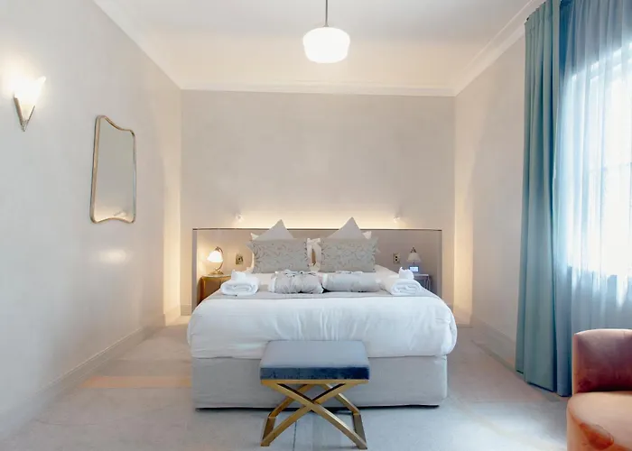 Tattersalls Hotel