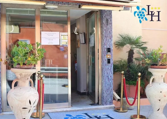 Hotel Lora
