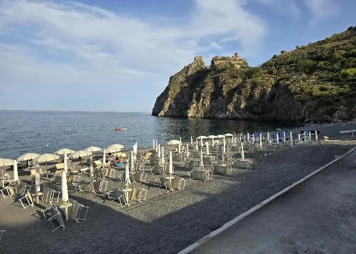 Casa La Ferula apt3 vicino al mare e Taormina con terrazza panoramica
