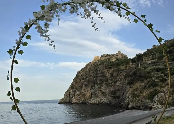 Casa La Ferula apt3 vicino al mare e Taormina con terrazza panoramica