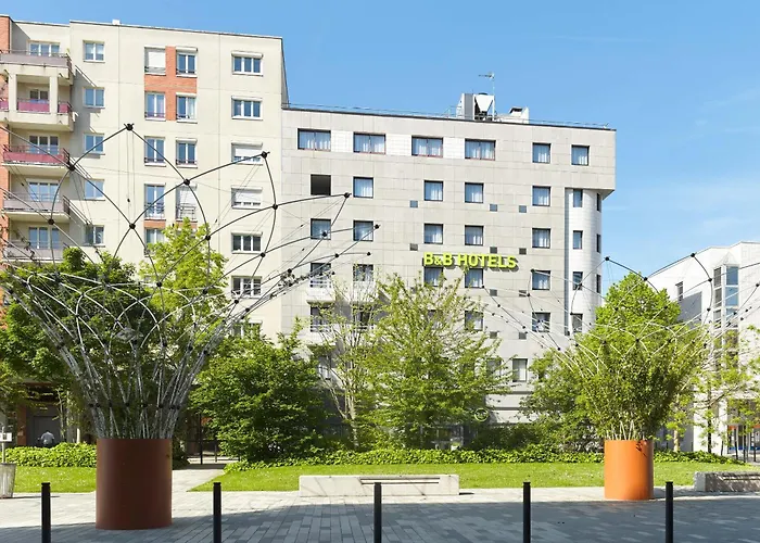 B&B Hotel Saint-Quentin-En-Yvelines Centre Gare 4 Etoiles