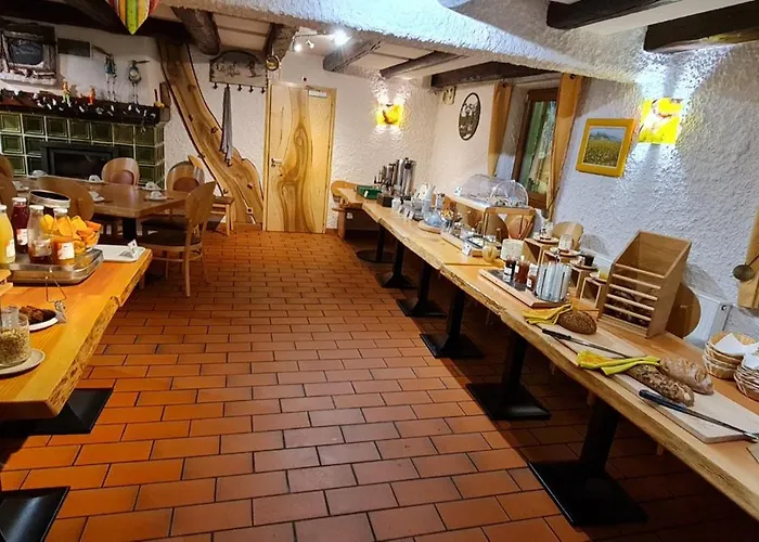 Logis Hotel Le Bouton D'Or