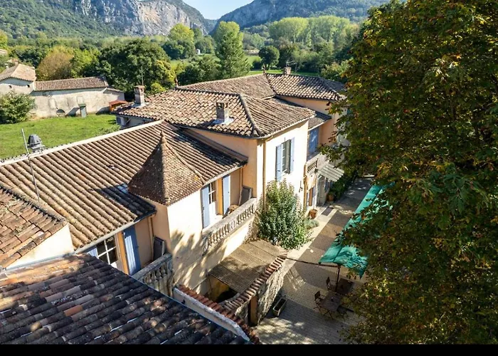 Logis Hotel Restaurant Le Domaine De La Regaliere