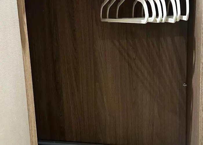 Flat Cosmopolitan Praia no Gonzaga com Varanda - Estacionamento Incluso