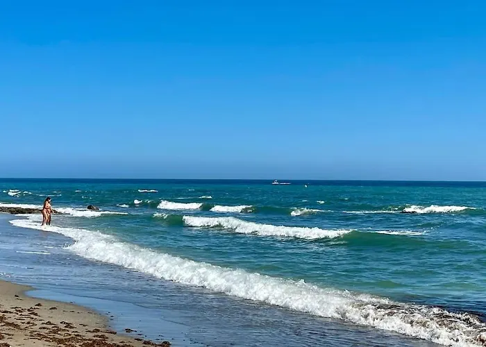 4New, 2 Bed 2 Bath Apartment Built 2024 With Community Pool And Local Beach
