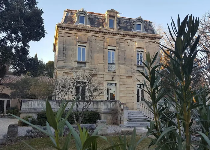 Logis Hotel - Restaurant Residence Les Cedres