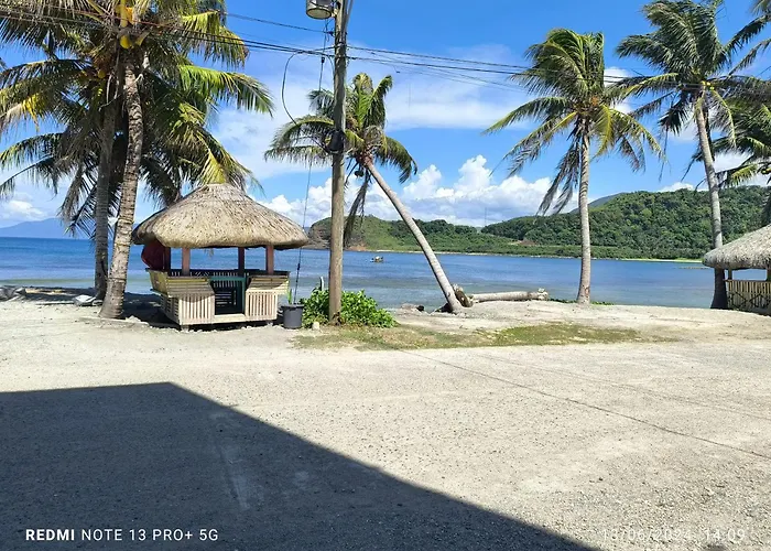 Jay Henry Transient Beach House, B Pagudpud, Blue Lagoon Beach
