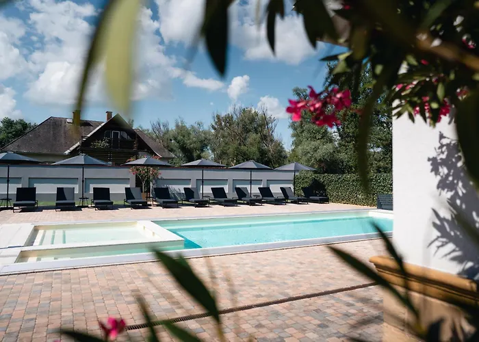 Hunor Hotel Es Etterem