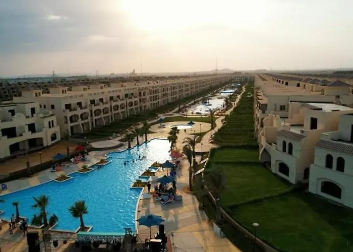 La Sirena Palm Families Only