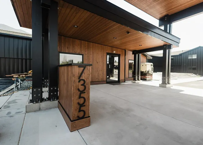 Wonderstone At Glacier