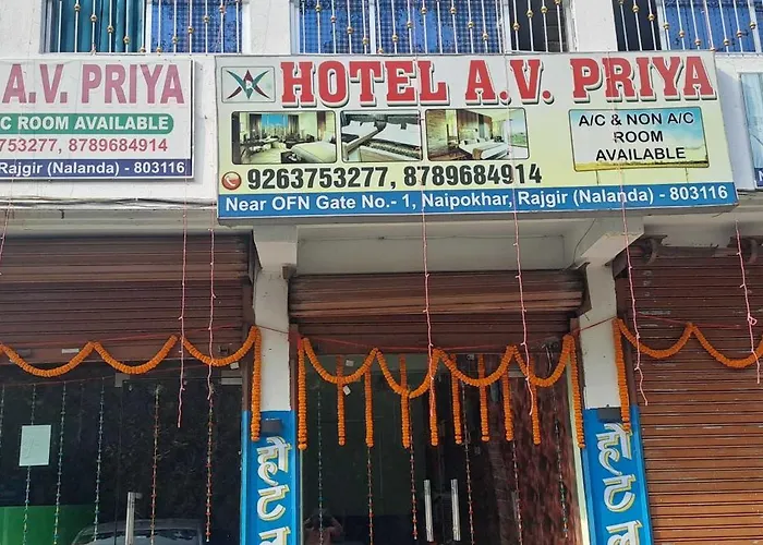 Super Hotel O Av Priya