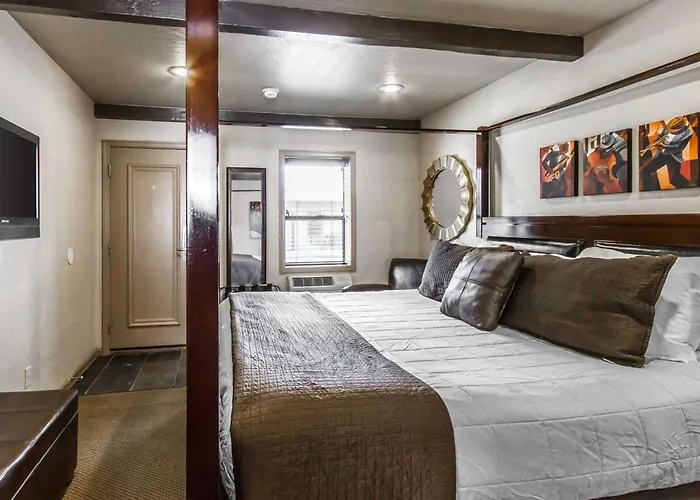Rodeway Inn & Suites Williams Downtowner-Rte 66