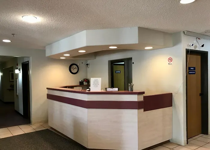 Chadron Inn & Suites