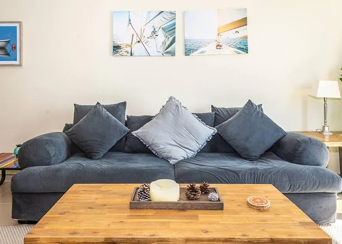 Contemporary Full Ocean View Apartment