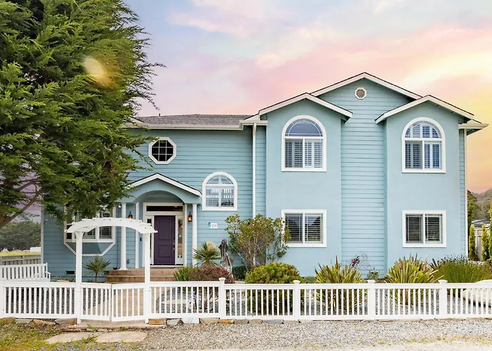Coastal Dream - 2 Blocks To Ocean Steps To Beach Coastal Trail Bbq