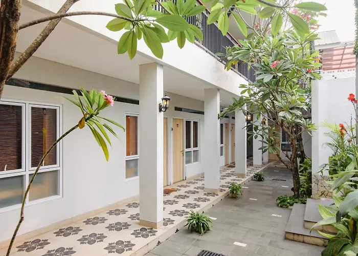 Calma Coliving At Bintaro, Tangerang Selatan