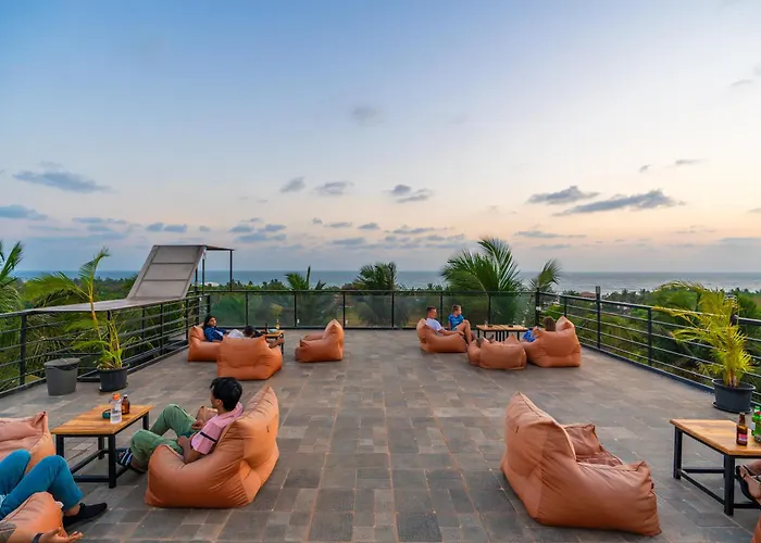 Whoopers Boutique Hotel Morjim