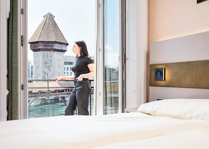 Hotel Pickwick And Pub "The Room With A View"