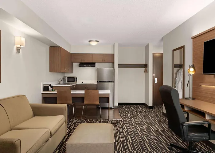 Microtel Inn & Suites By Wyndham Kirkland Lake