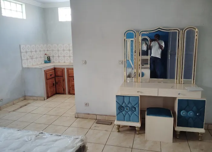 Hotel Golden House