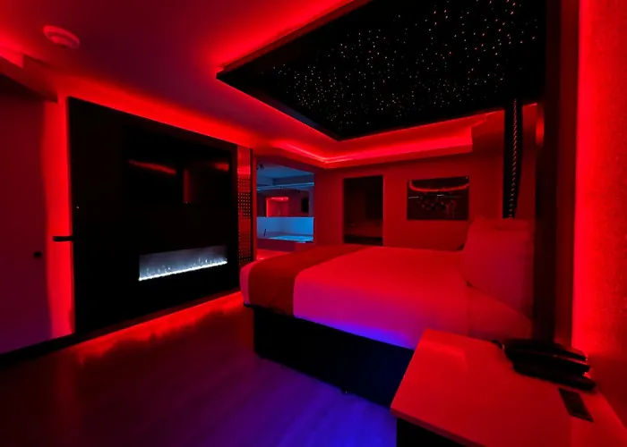 Imperial Suites, Adults Only
