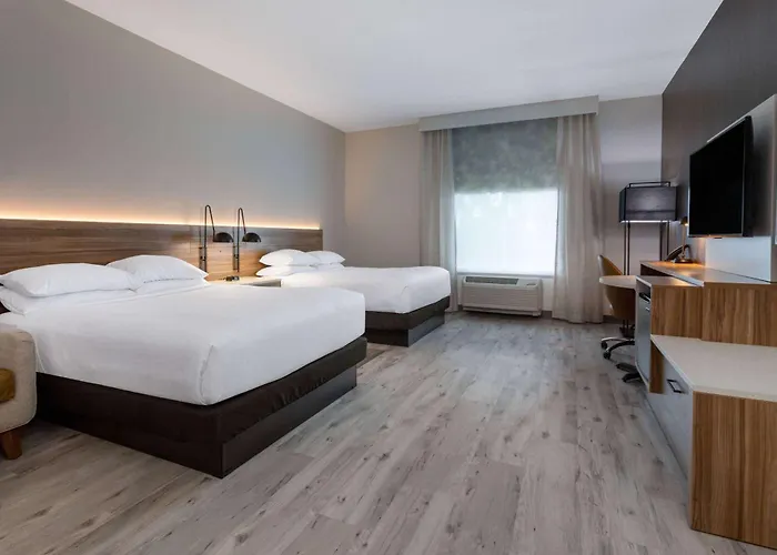 Wyndham Garden Orlando Airport - Free Airport Shuttle - Park N' Fly Available