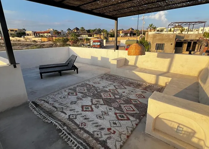Ocean View, Gorgeous Rooftop, Ac, Wifi & Peaceful