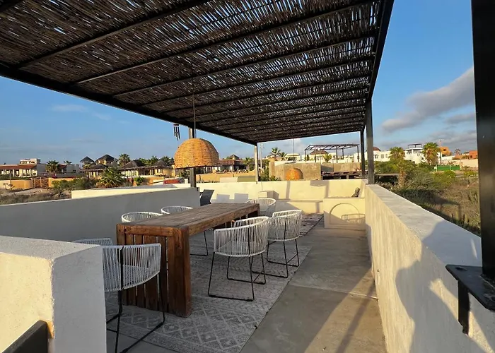 Ocean View, Gorgeous Rooftop, Ac, Wifi & Peaceful