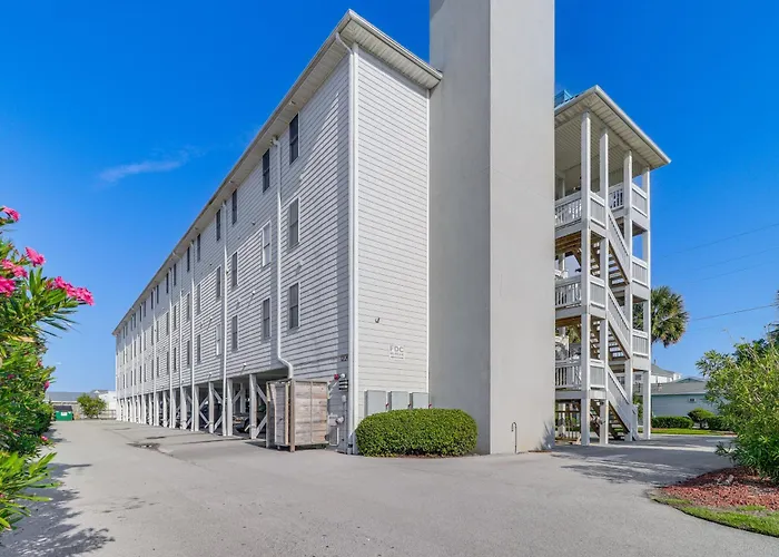 Walk To Beach: Family-Friendly Surf City Condo!