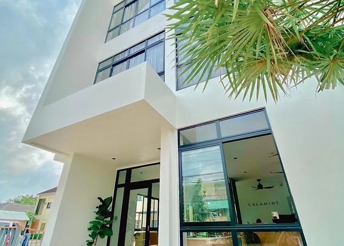 Calamint Residence Hotel ( คาลามิ้นท์)