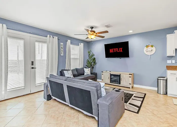 Spacious 3Br Home Near Spi Beach & Restaurants