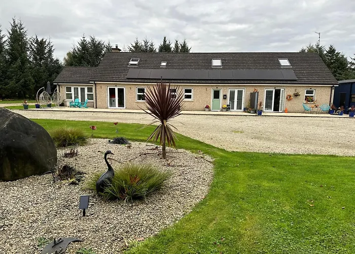 Forest Path Apartment Quiet Countryside Retreat With Sauna, Sleeps 4