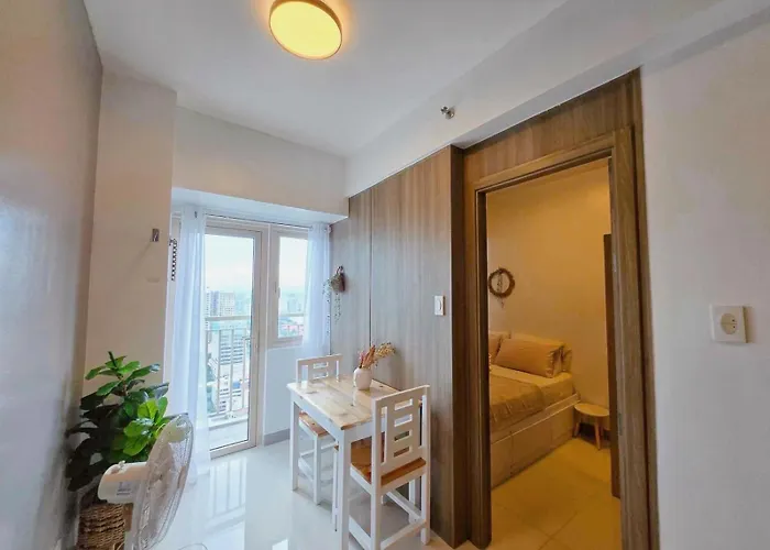 Solana Suite 3 At Coast Residences Roxas Blvd