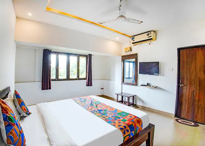 Fabhotel Comfort Stays - Nr Miramar Beach