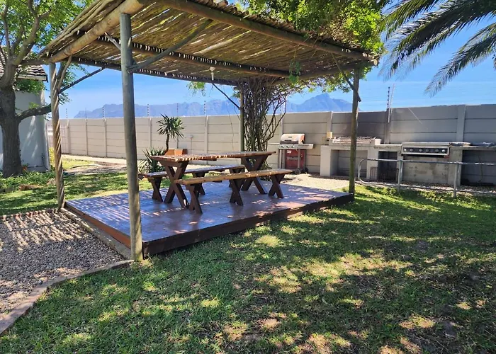 Pelican Accommodation Ottery