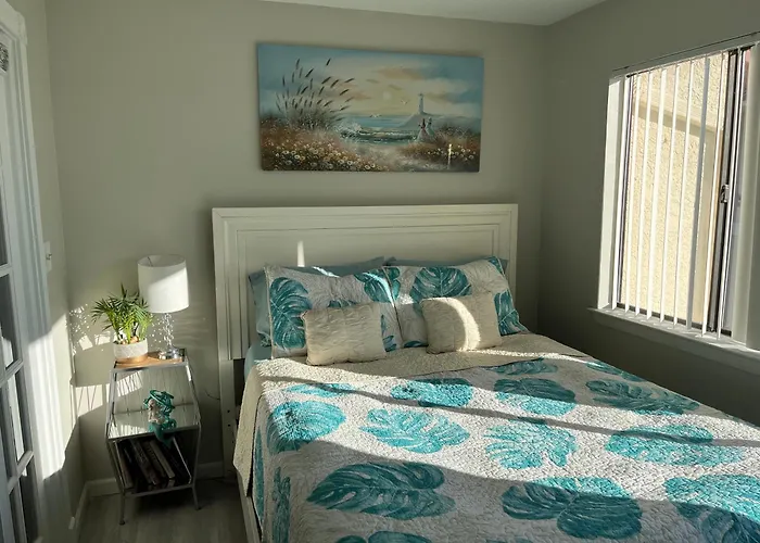 Sunset Harbor Palms - Mason Beach Retreat
