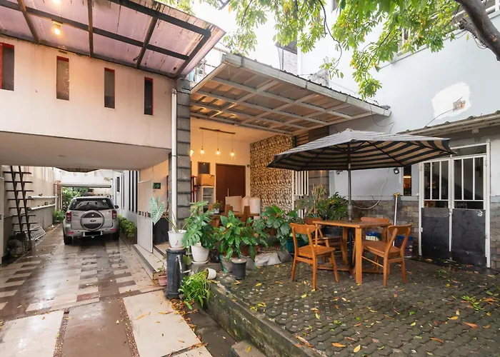 Safaraz Garden Near Galaxy Bekasi Mitra Reddoorz