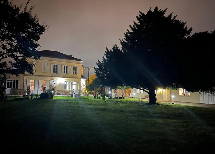 Suite privative Abella - Aile de maison bourgeoise