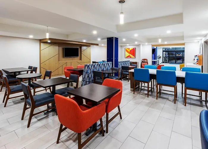 Holiday Inn Express Hotel & Suites Henderson - Traffic Star By Ihg