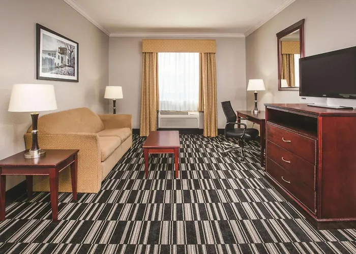 Baymont By Wyndham Dallas South-Desoto